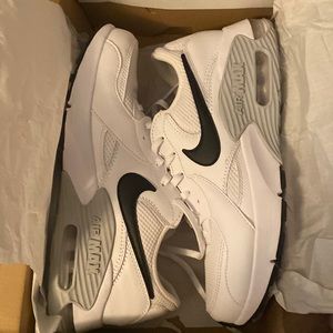 brand new womens nike air max excee